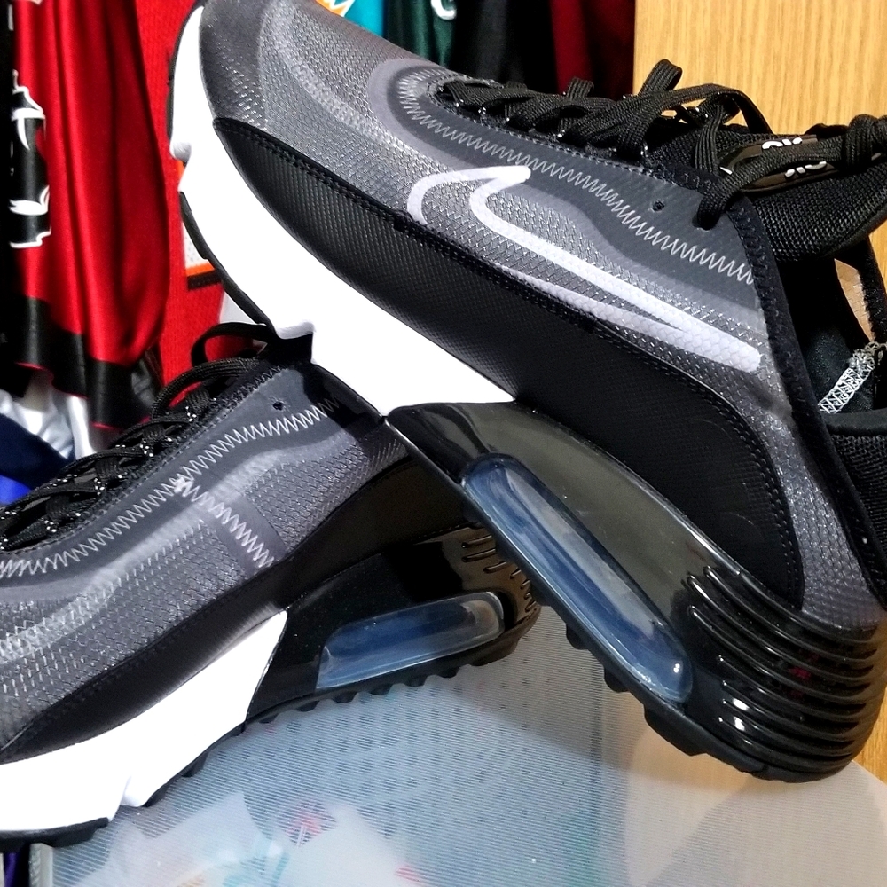 Nike air max 2090's size 11 mens brand new